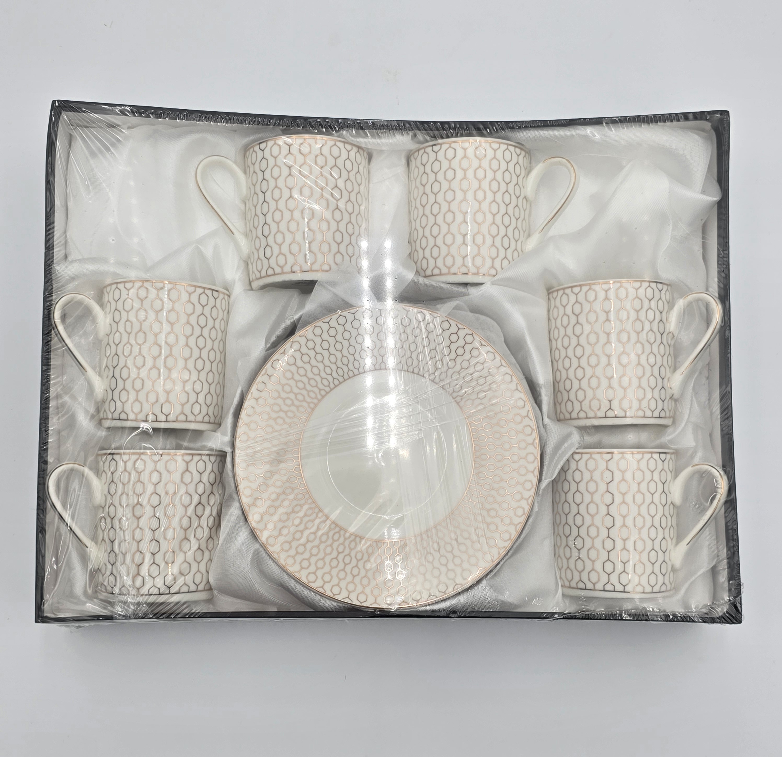 WHITE COFFEE CUPS GOLD PATTERN