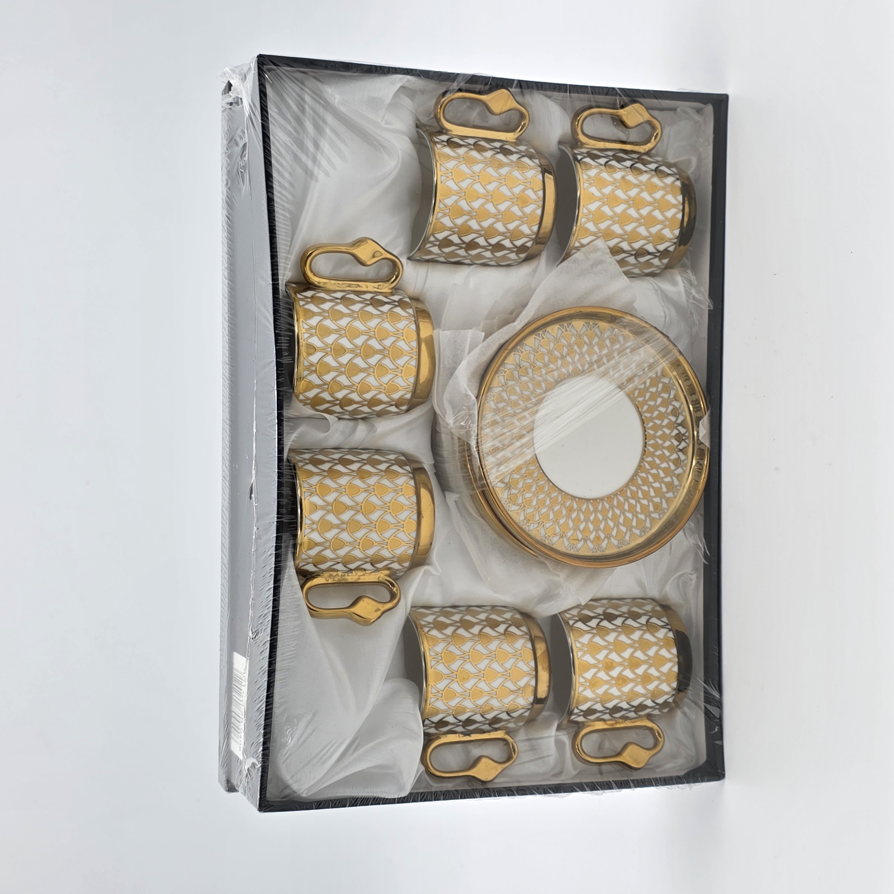 COFFEE CUPS WITH A DEEP SAUCER