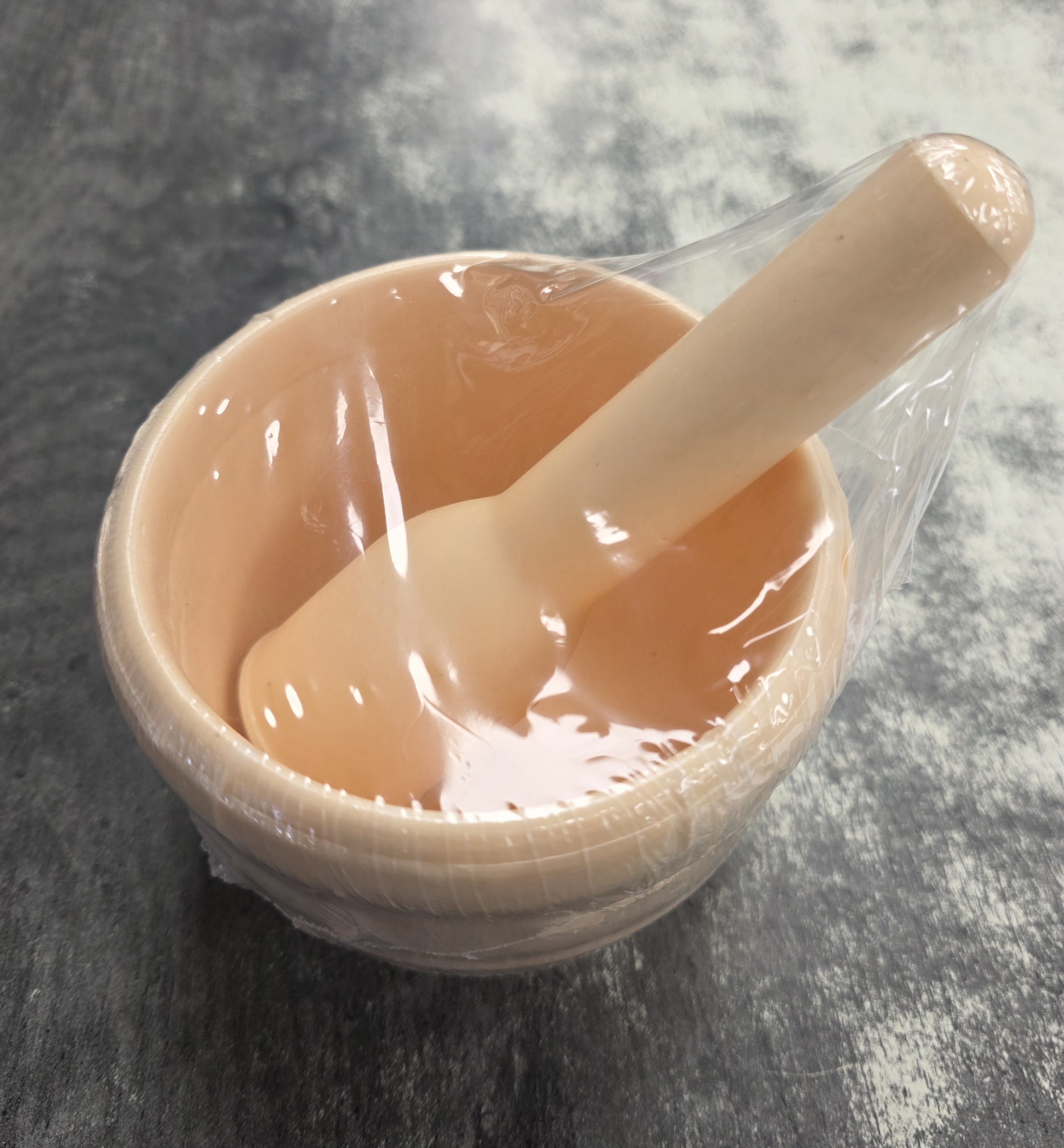 MELAMINE GARLIC BOWL WITH PESTLE TAN COLOR